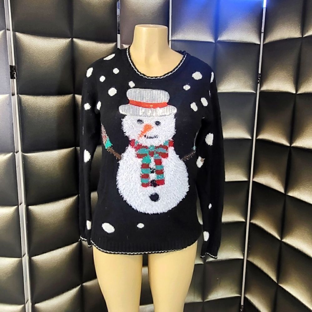 Christmas Sweater - Picture 3 of 6